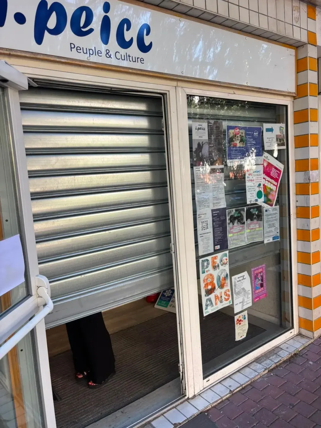 Déblocage de rideau métallique bloqué à Issy-les-Moulineaux Déblocage de rideau métallique bloqué à Issy-les-Moulineaux
